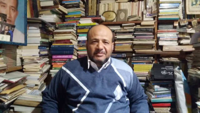 الشاعر والمترجم عبد الوهاب الشيخ
