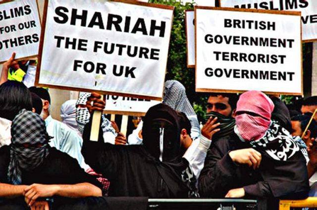 مظاهرات تنادي بتطبيق الشريعة في بريطانيا
