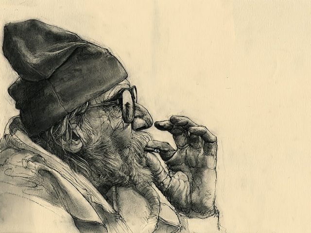 عجوز وسيجارة