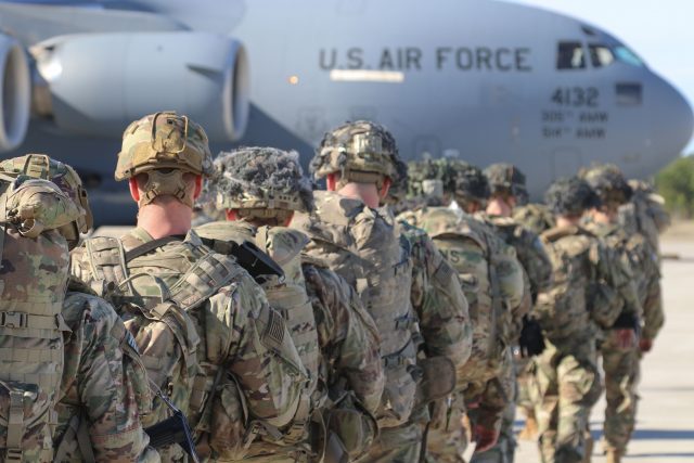 قوات من الجيش الأمريكي تُغادر أفغانستان
