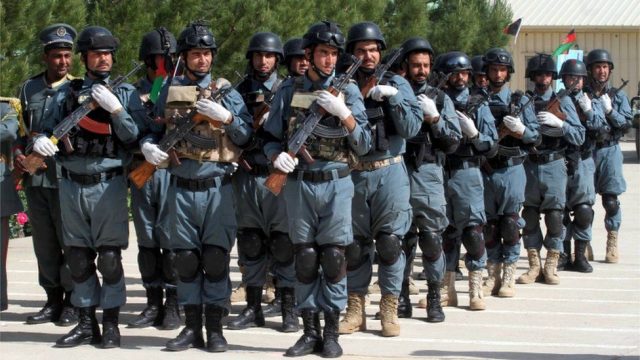 درب الغرب عشرات الآلاف من القوات الحكومية الأفغانية