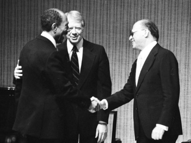 السادات ومعاهدة السلام