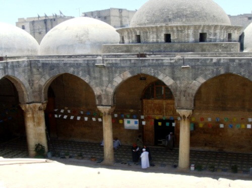 "مدرسة الفردوس" التي أقامتها الخاتون في حلب