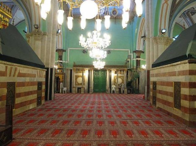 المسجد الإبراهيمي من الداخل